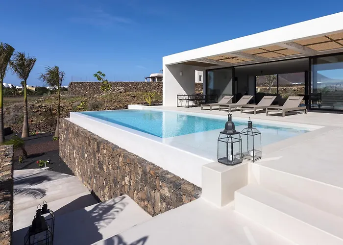 Gara Exclusive Luxury With Heated Pool Villa *