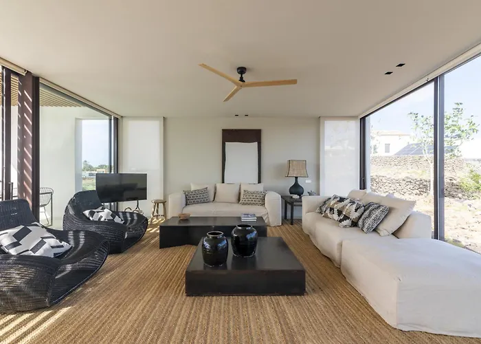 Gara Exclusive Luxury With Heated Pool Villa