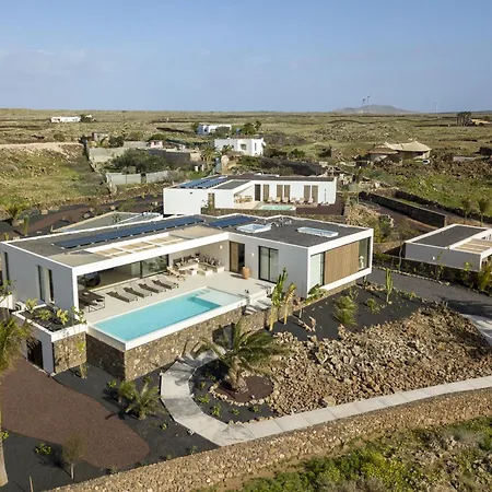 Gara Exclusive Luxury With Heated Pool Lajares