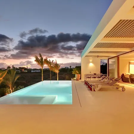 Gara Exclusive Luxury With Heated Pool Willa