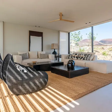 Gara Exclusive Luxury With Heated Pool Villa