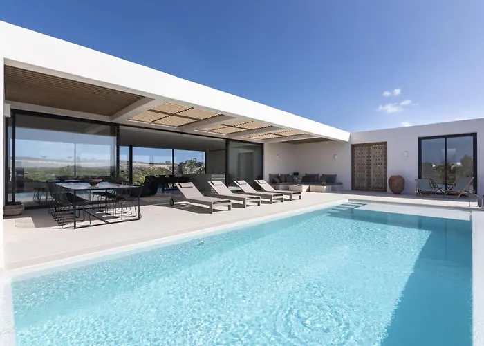 Gara Exclusive Luxury With Heated Pool Willa